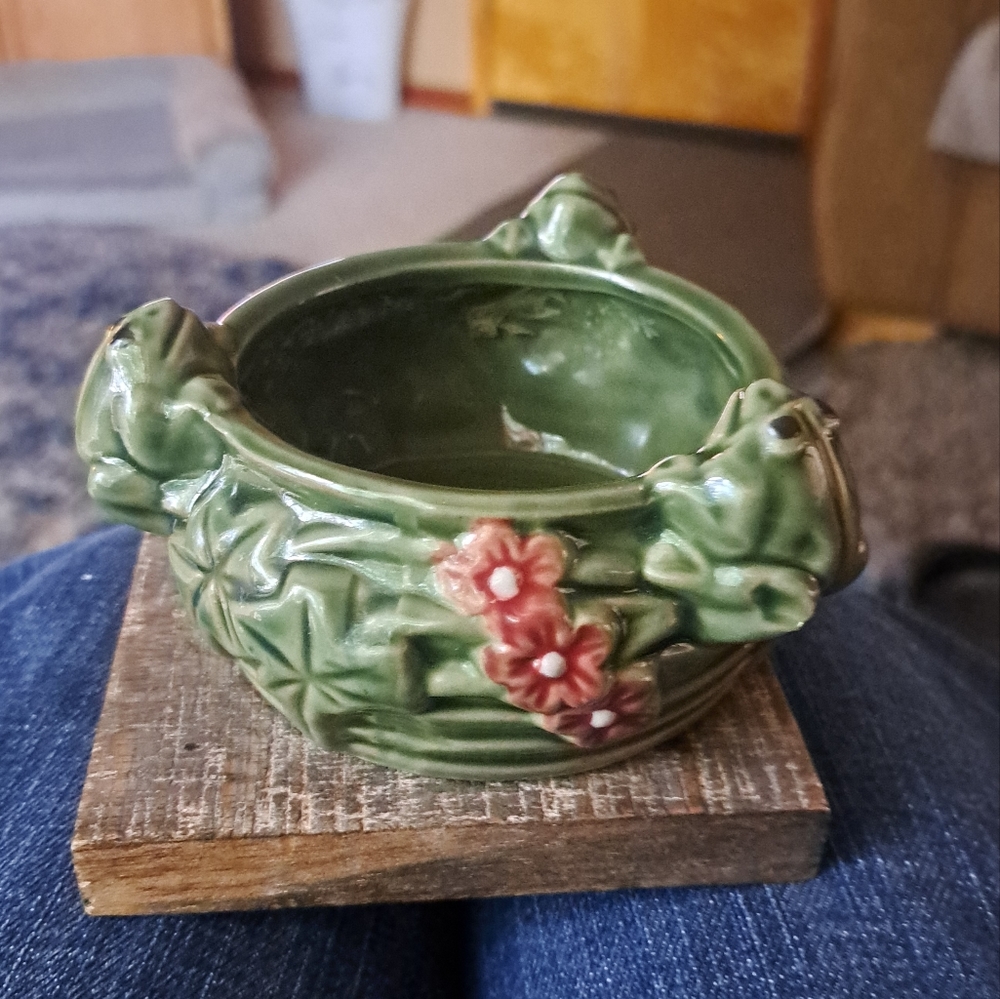 Mosaic pottery 3 frog succulent pot.l0